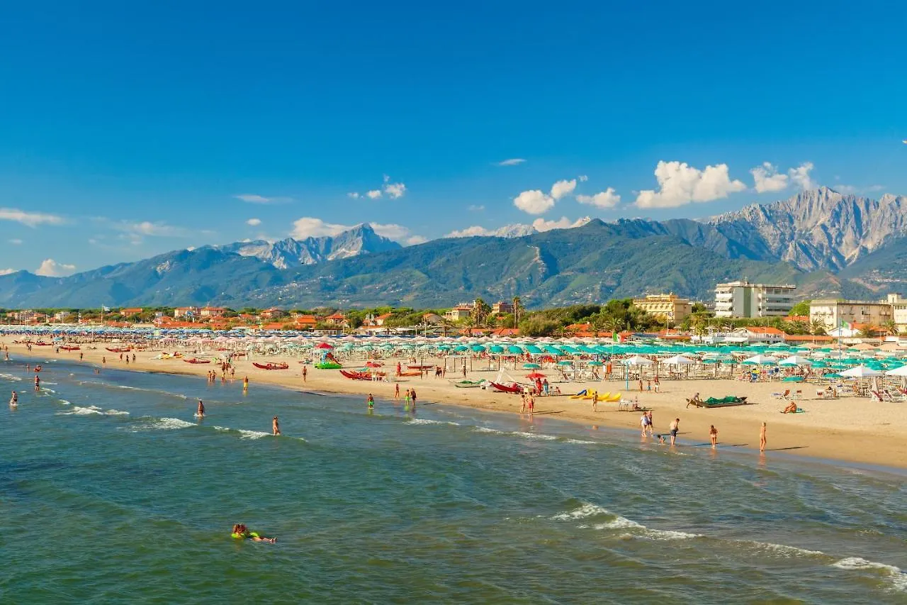 Residence Caravel 16 Lido di Camaiore Italy